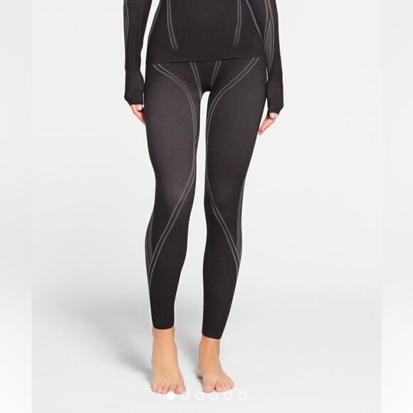 NWT SKIMS First Layers Leggings M-XL - Picture 2 of 6